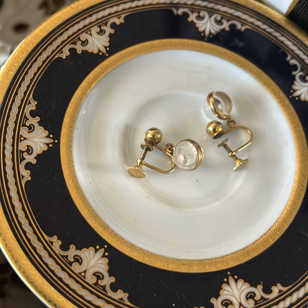 Vintage Gold-Tone Mustard Seed Orb Screw-back Earrings - Picture 3 of 7